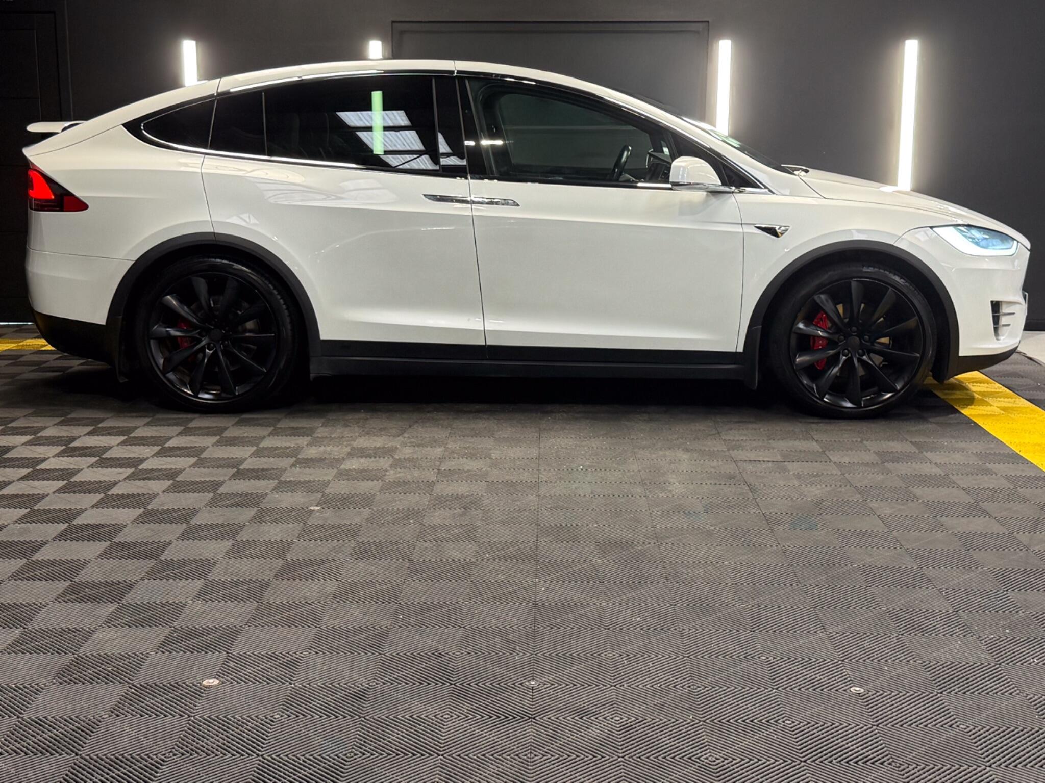 Tesla Model X view 4