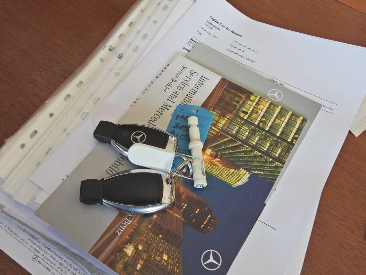 Mercedes-Benz CLK view 11