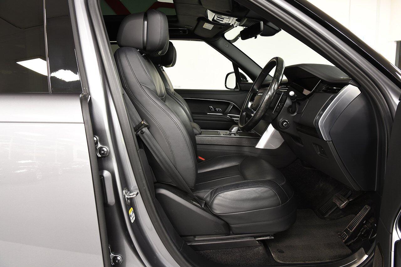 Land Rover Range Rover view 6