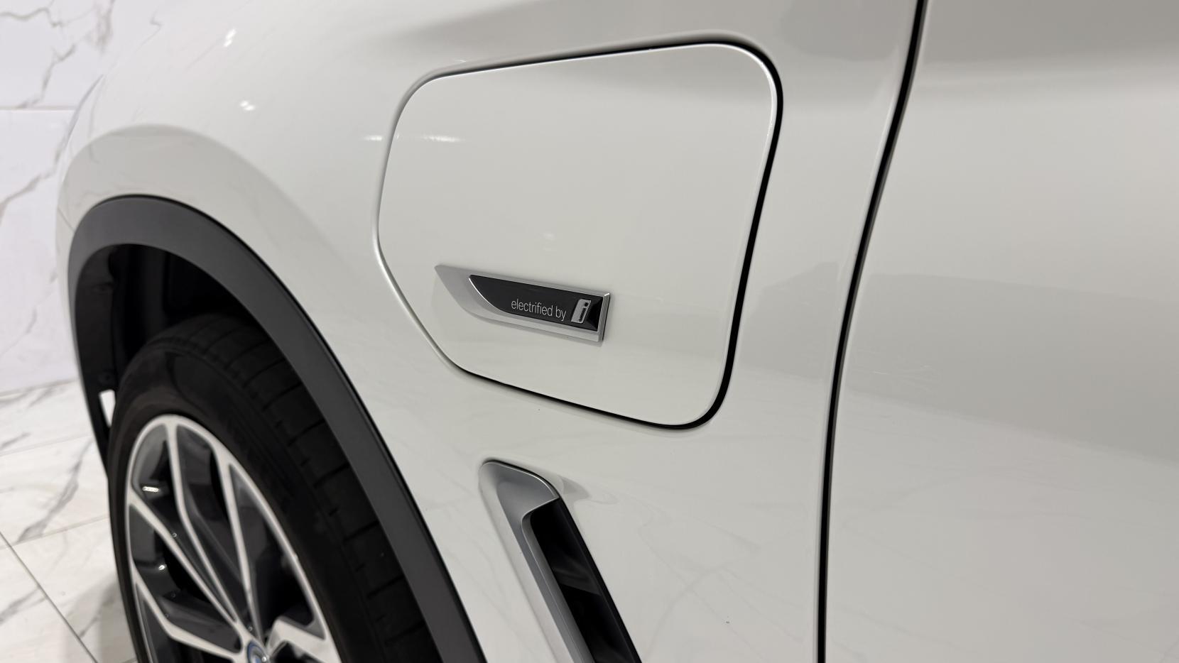 BMW X3 view 40