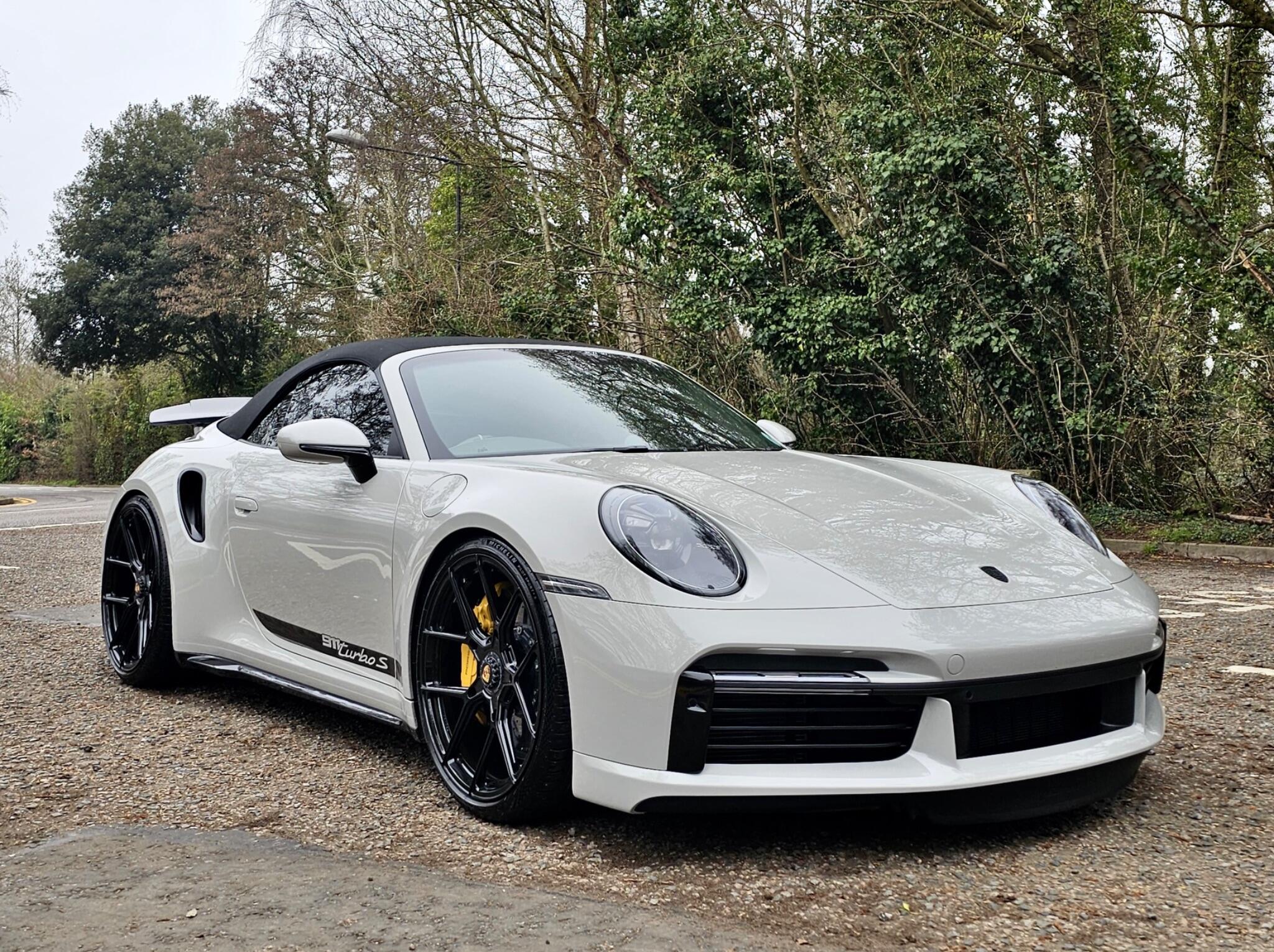 Porsche 911 view 13