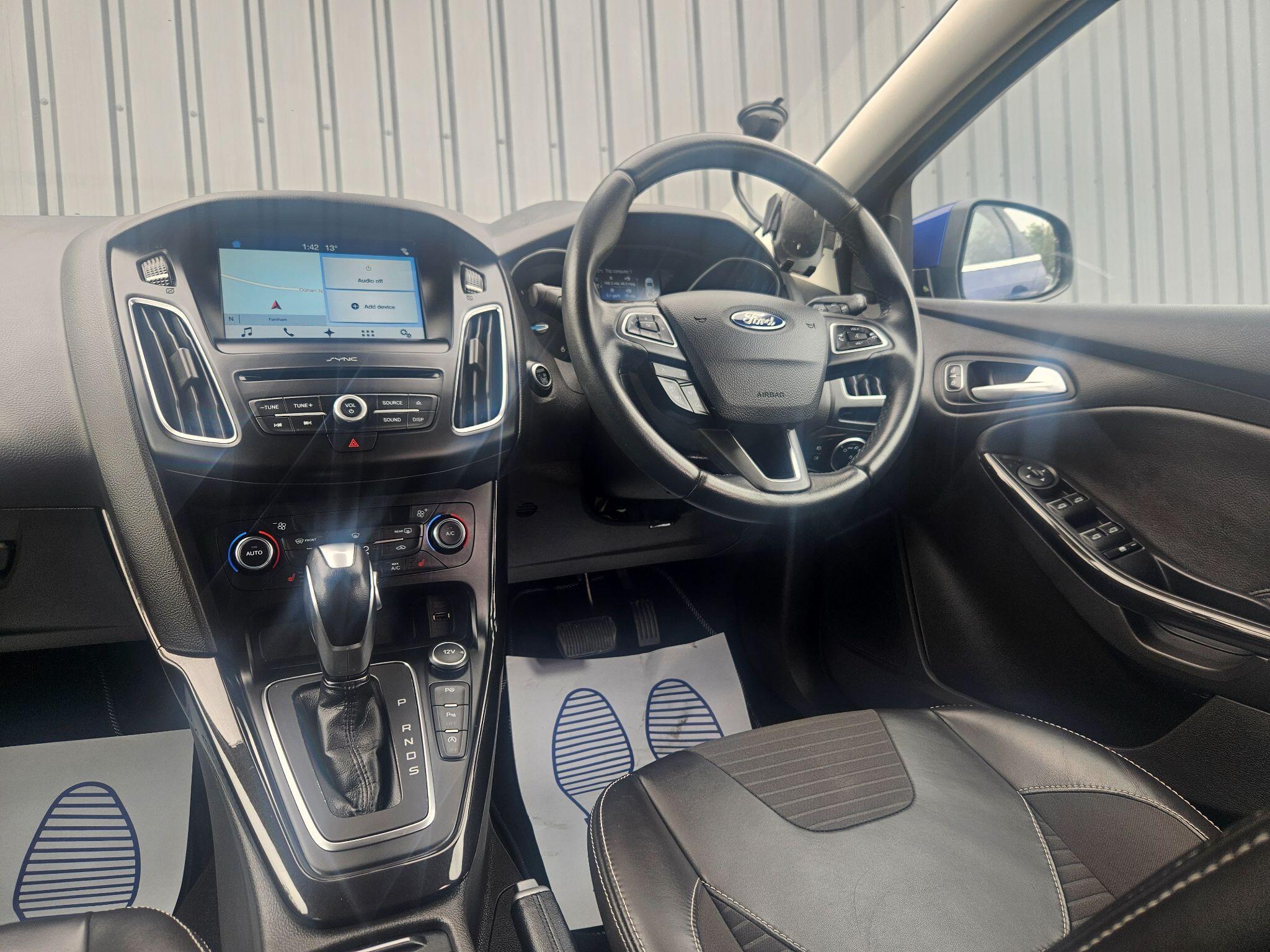 2017 Ford Focus image 23