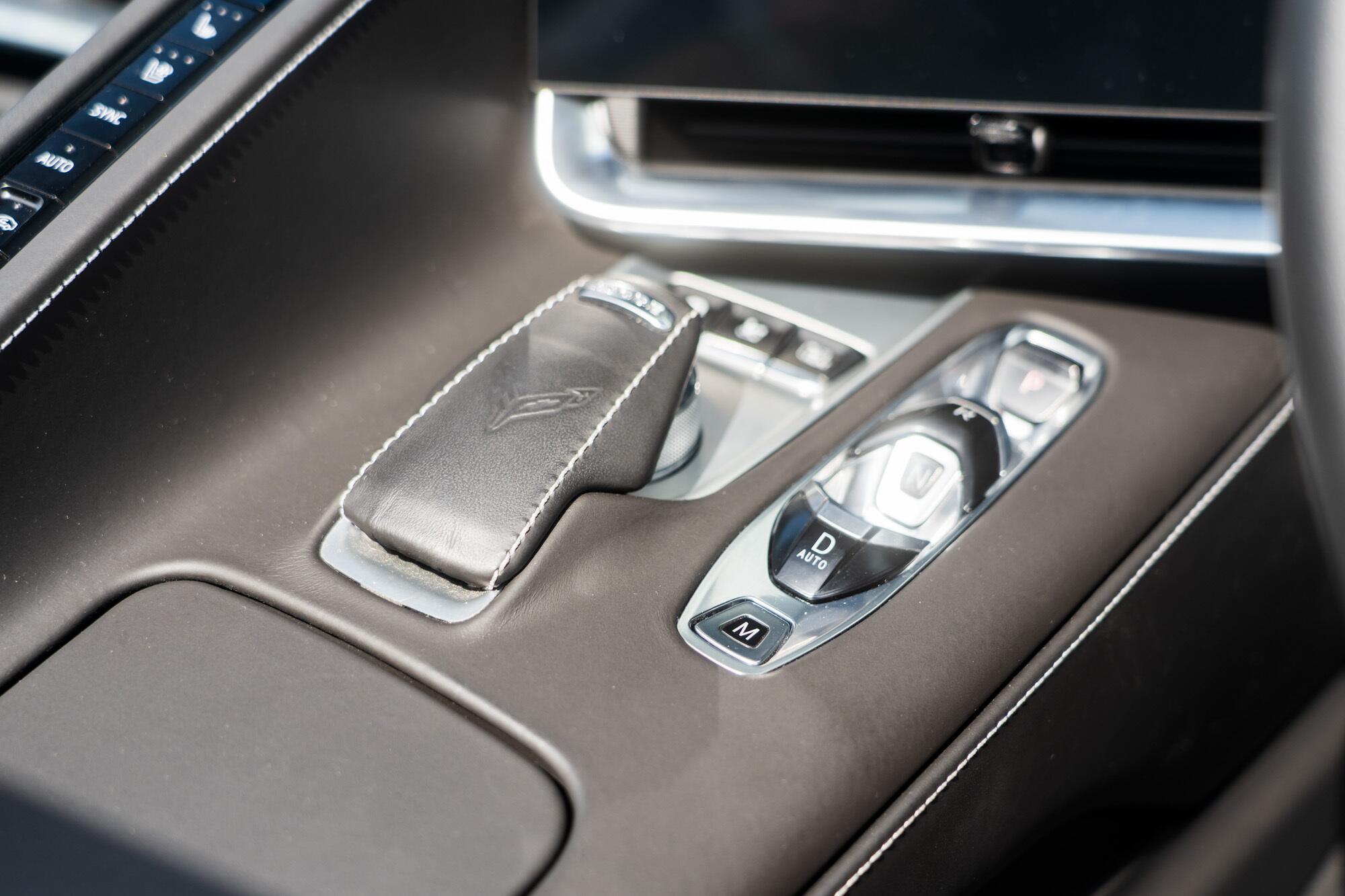 Chevrolet Corvette Stingray view 14