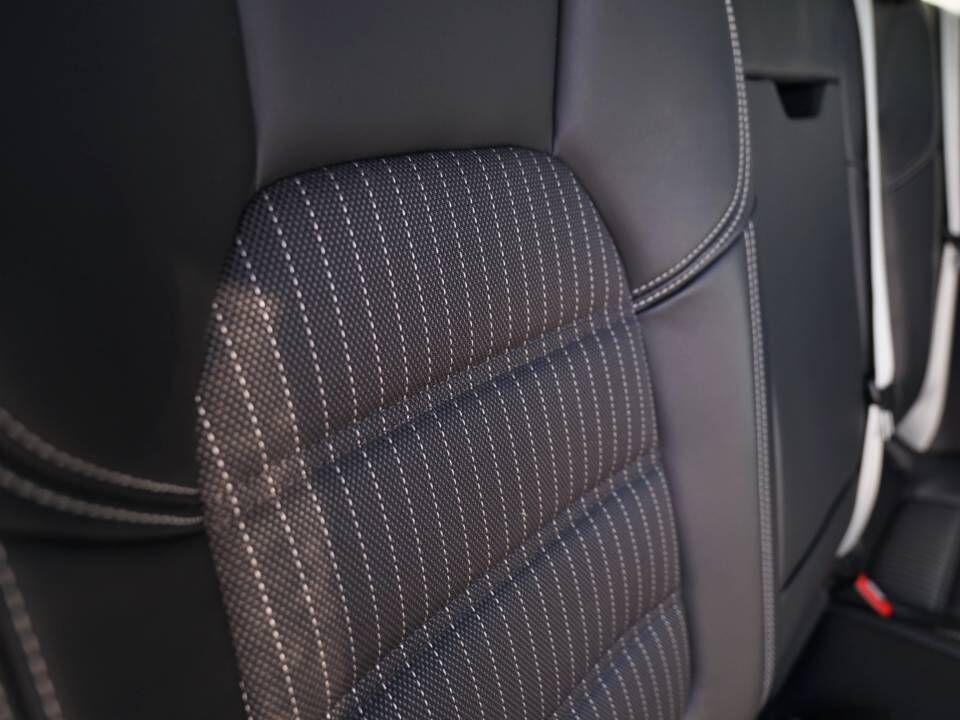 Porsche Macan view 17
