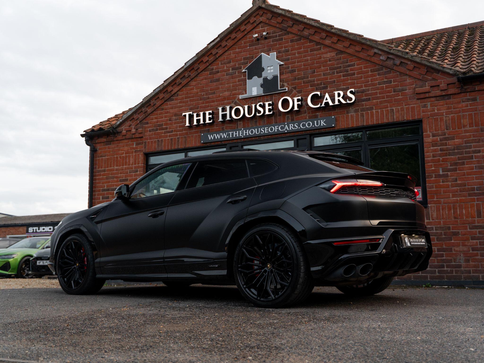 Lamborghini Urus view 12