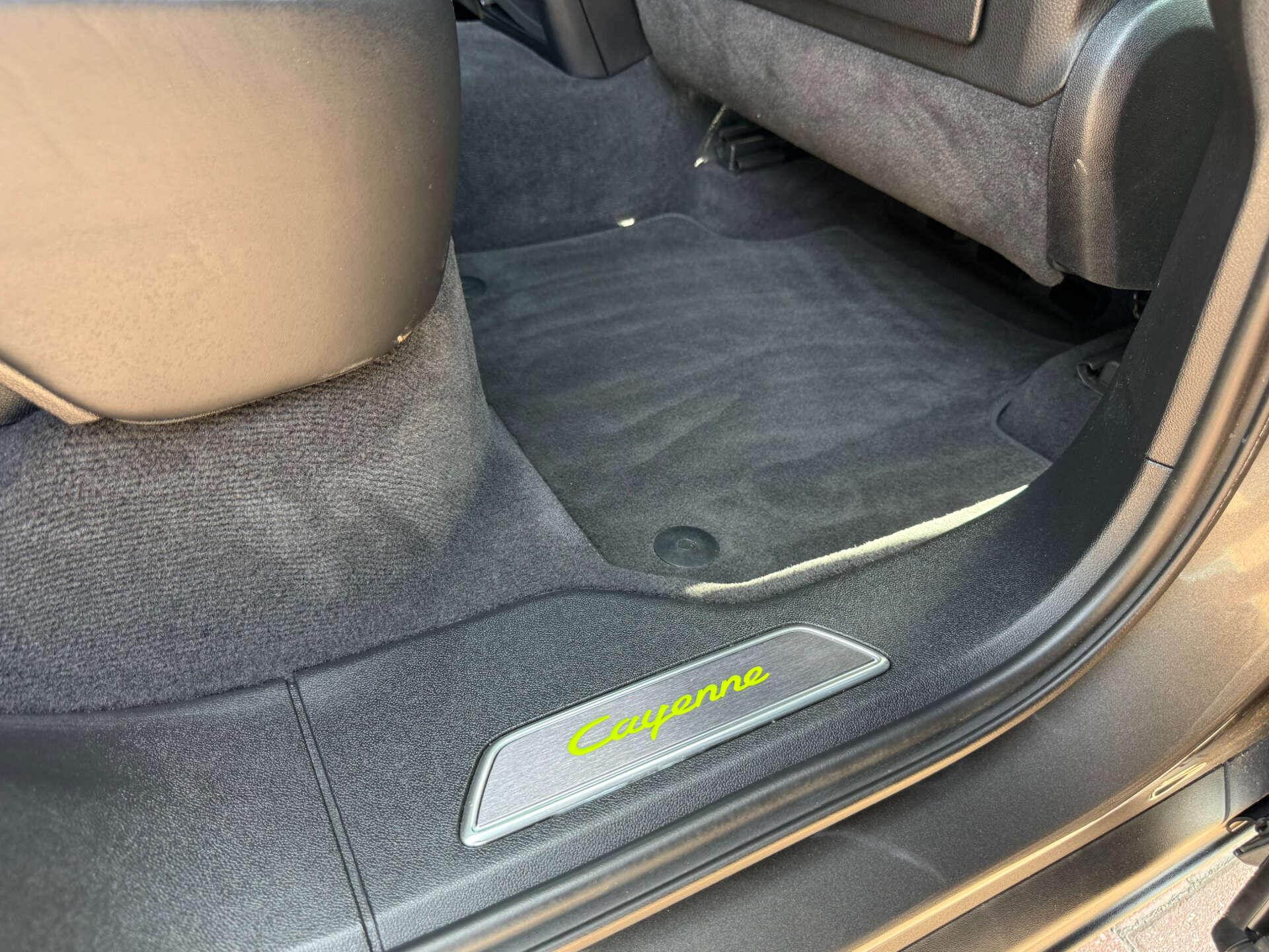 Porsche Cayenne view 64