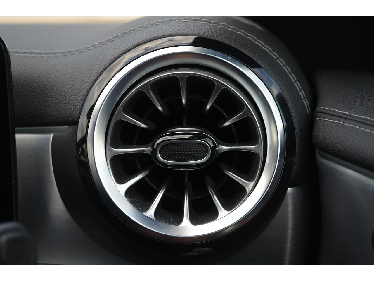 Mercedes-Benz Cla view 44