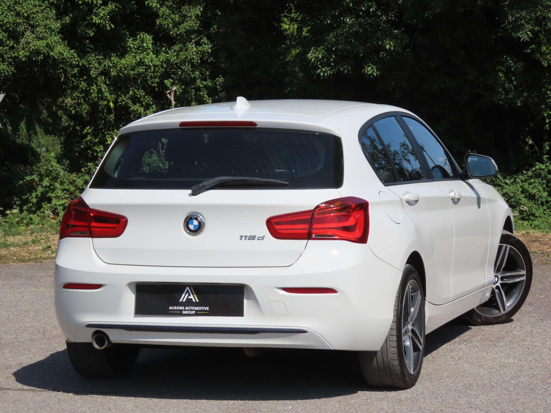 BMW 1 Series view 4
