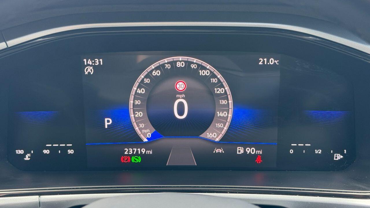 Volkswagen T-Roc view 21