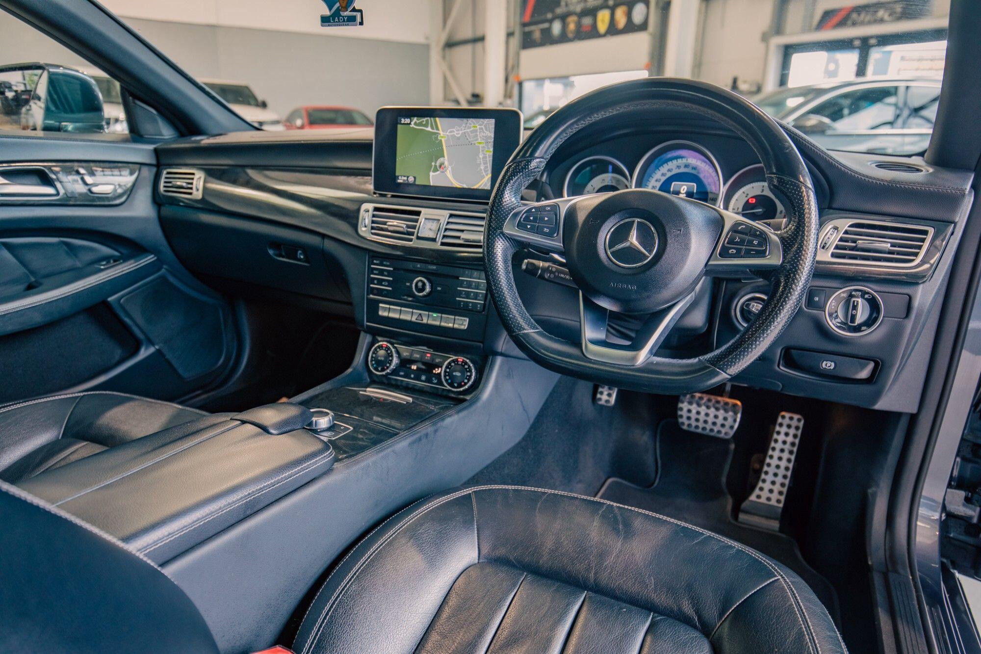 Mercedes-Benz CLS view 2