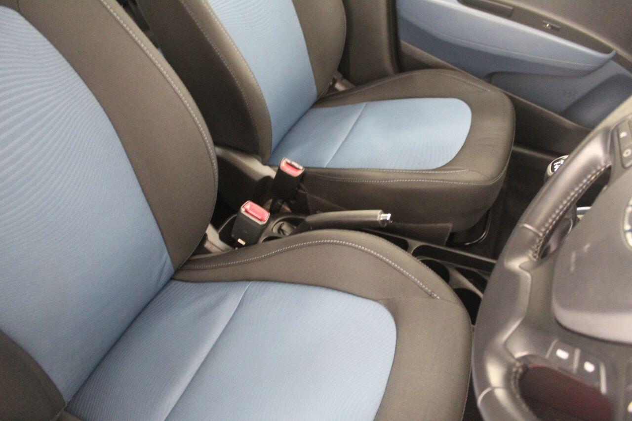 Hyundai i10 view 40
