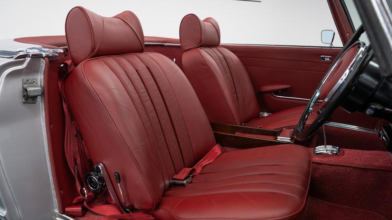 Mercedes-Benz SL view 10