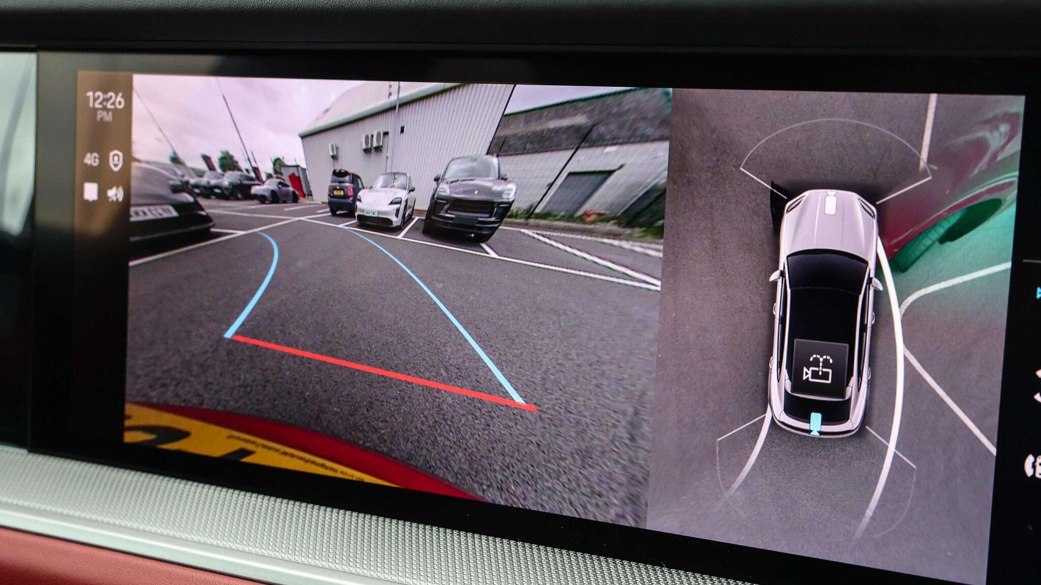 Porsche Cayenne view 26