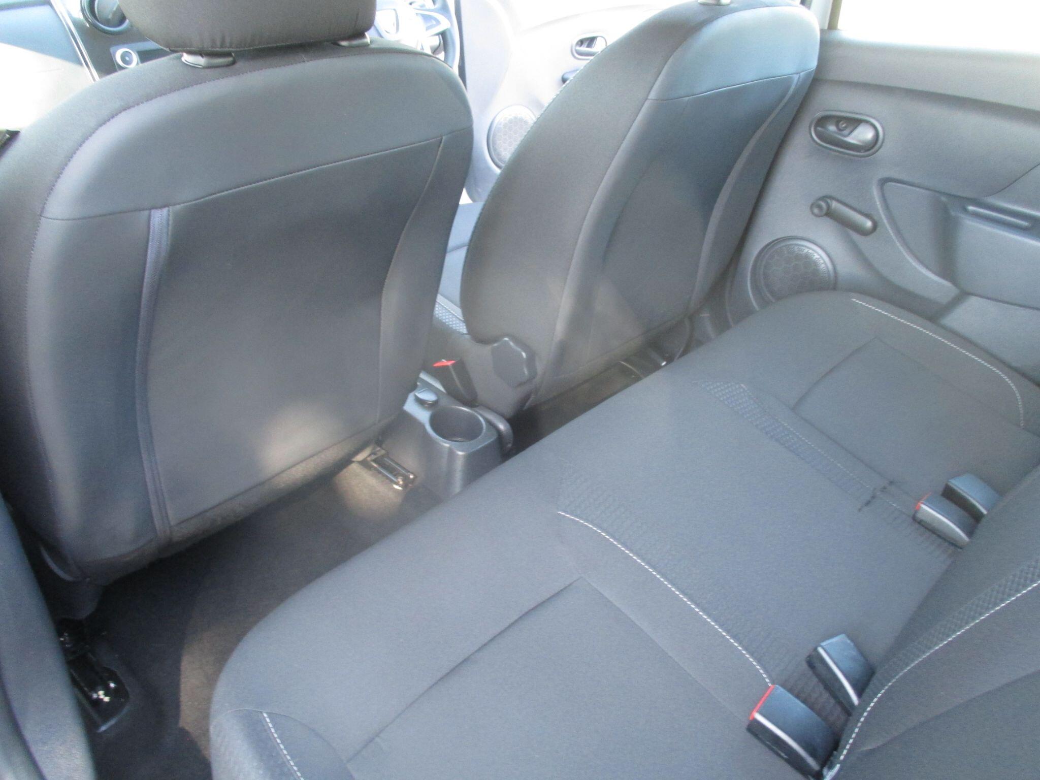 Dacia Sandero view 28