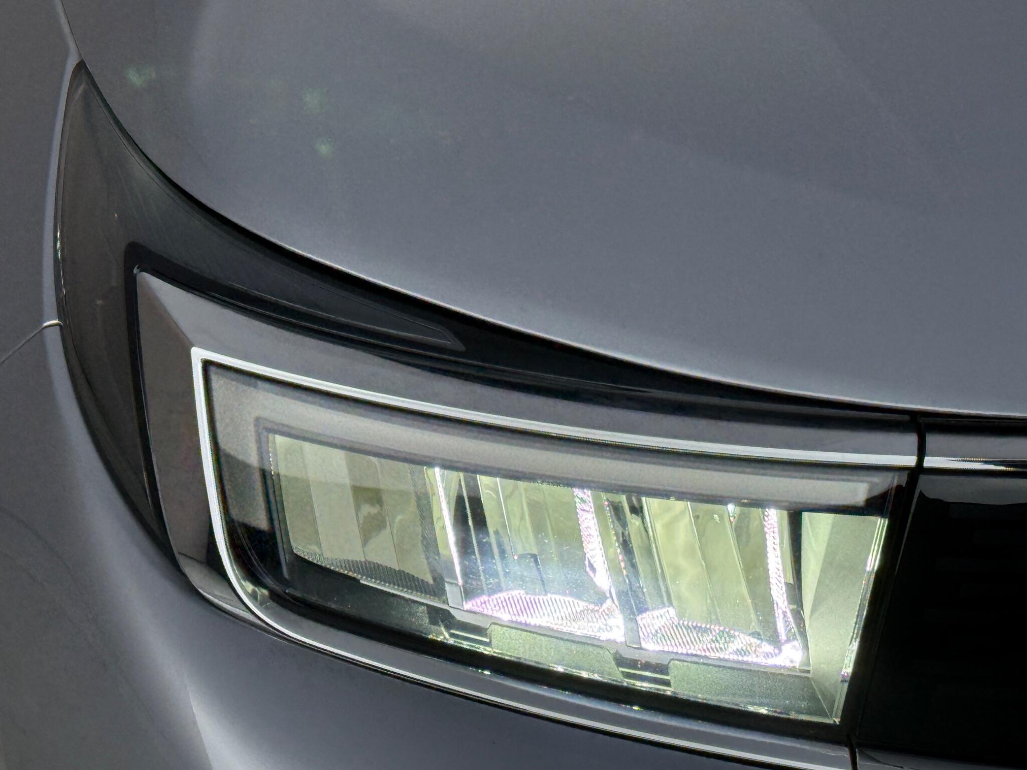 Vauxhall Grandland view 8