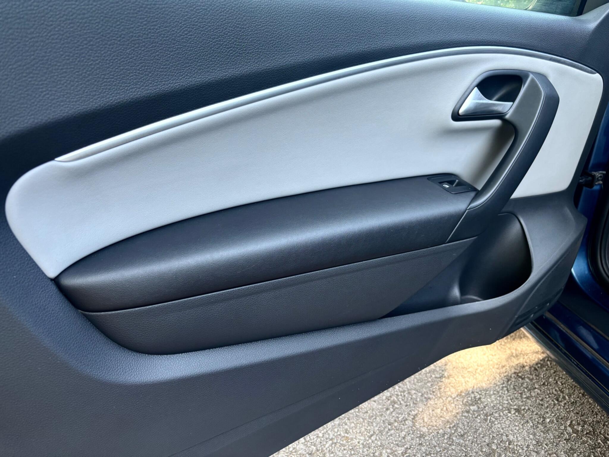 Volkswagen Polo view 18