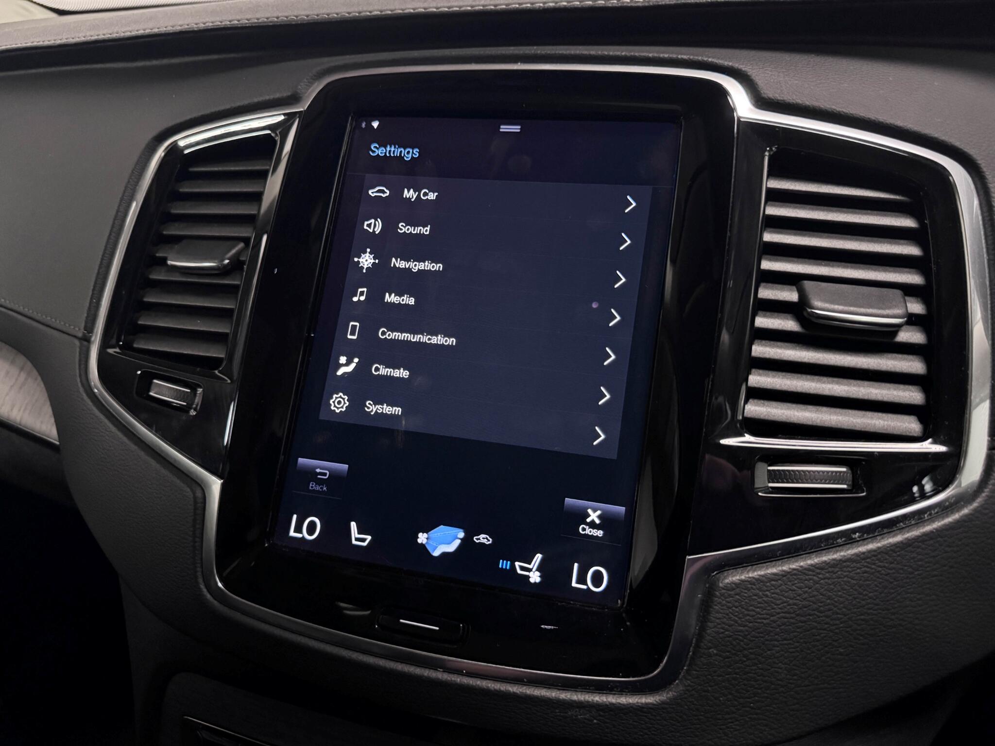 Volvo XC90 view 57
