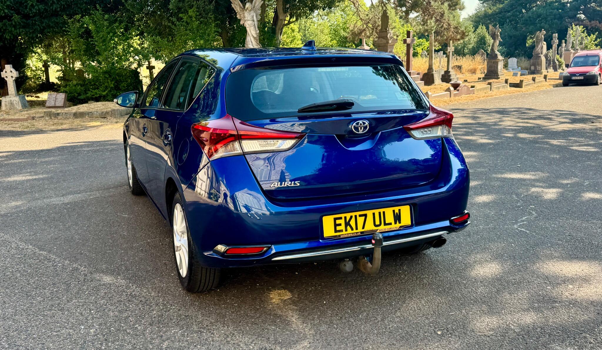 Toyota Auris view 4