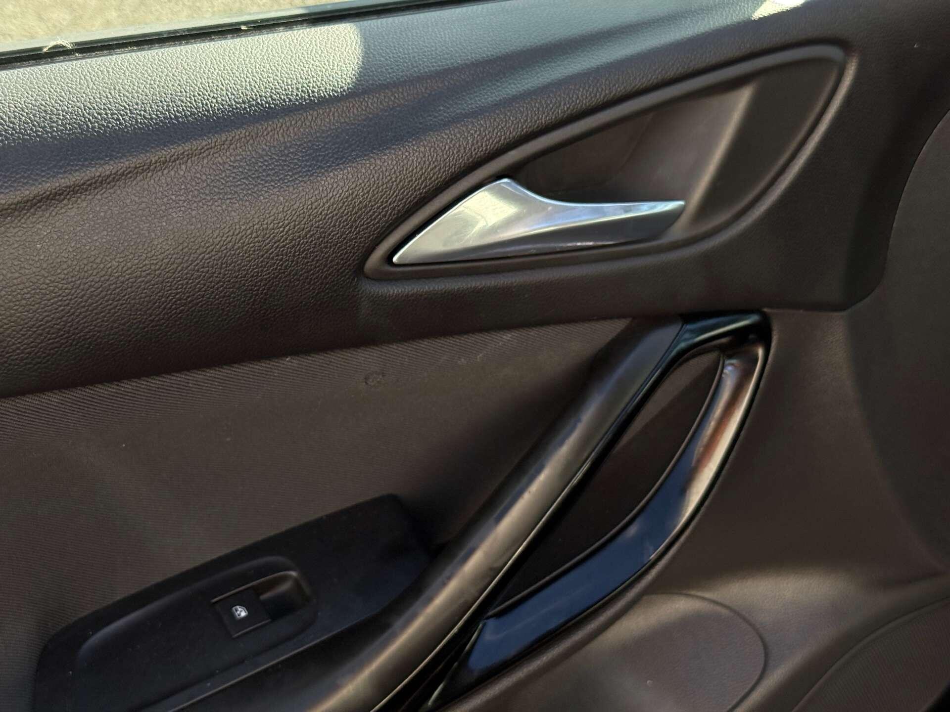 Vauxhall Astra view 49