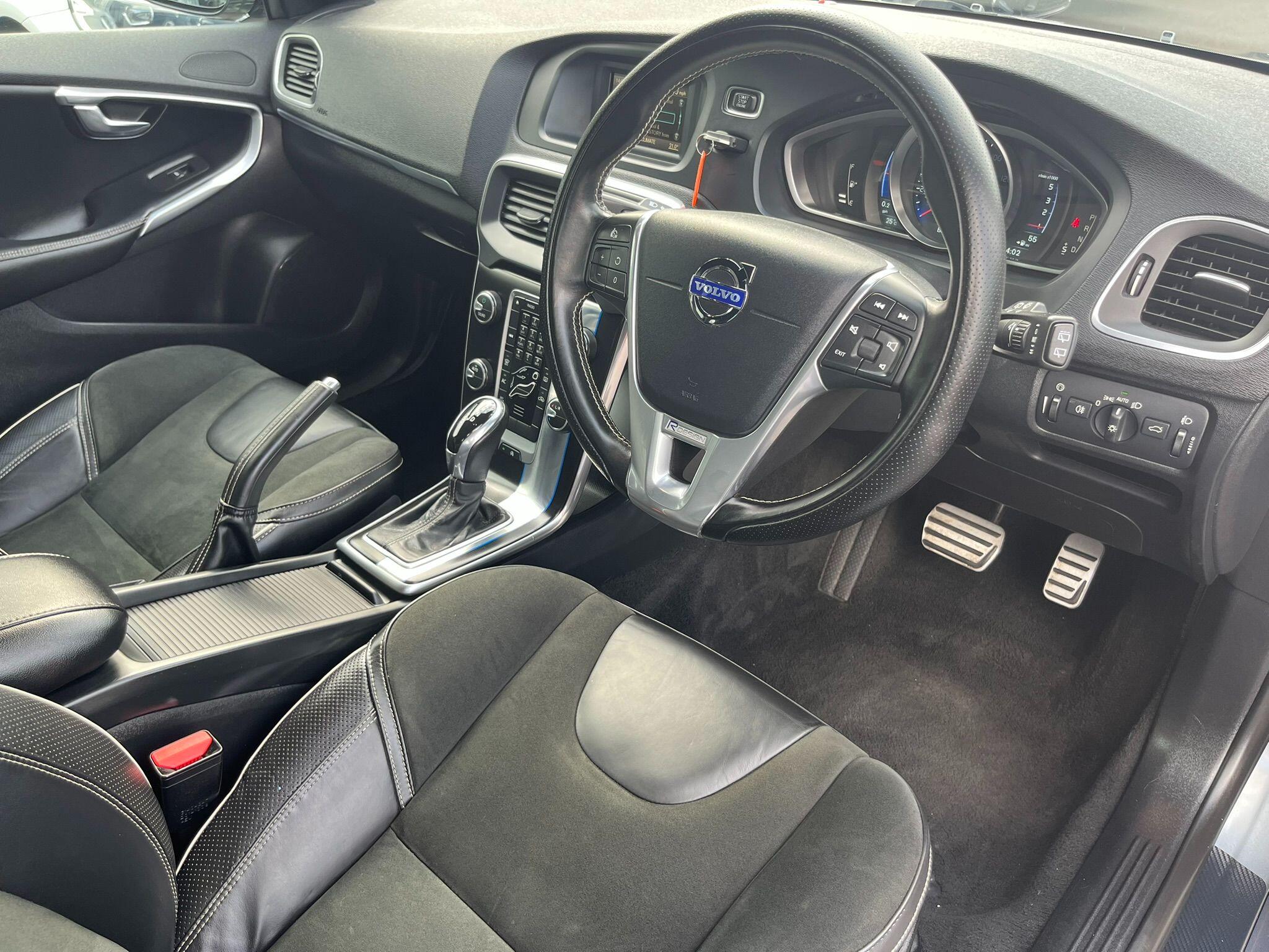 Volvo V40 view 12