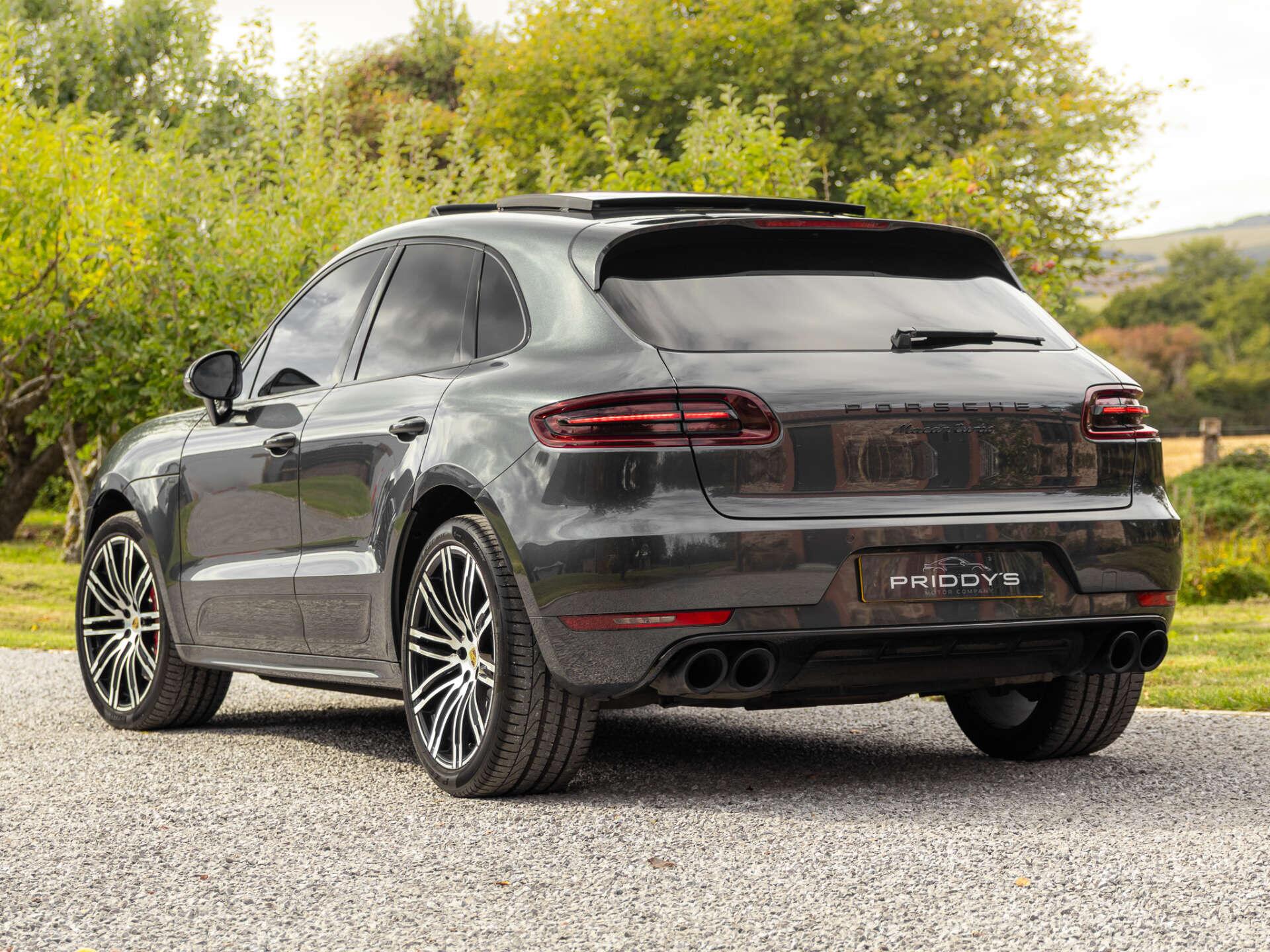 Porsche Macan view 35