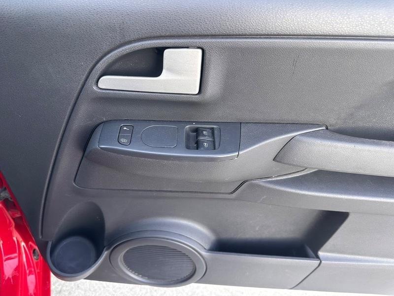 2006 Volkswagen Fox image 24