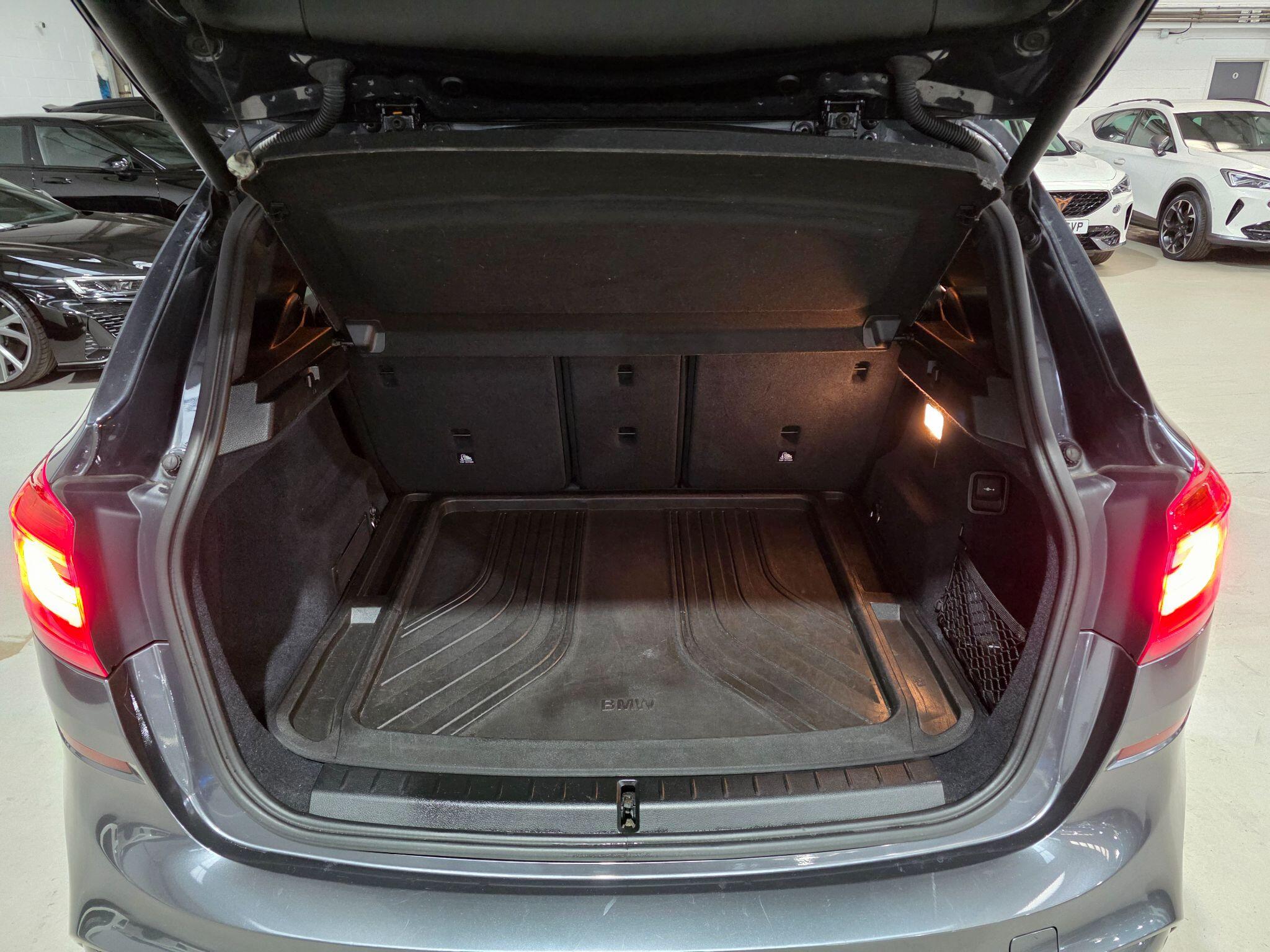 BMW 2 Series view 32