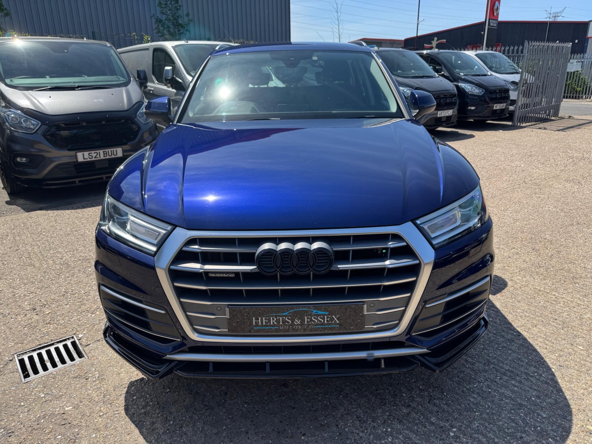 Audi Q5 view 2