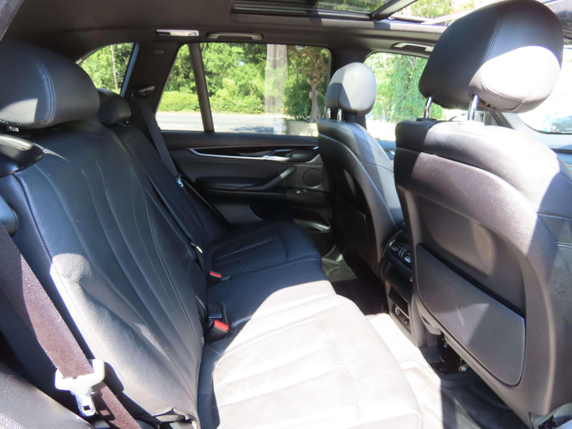 BMW X5 view 9