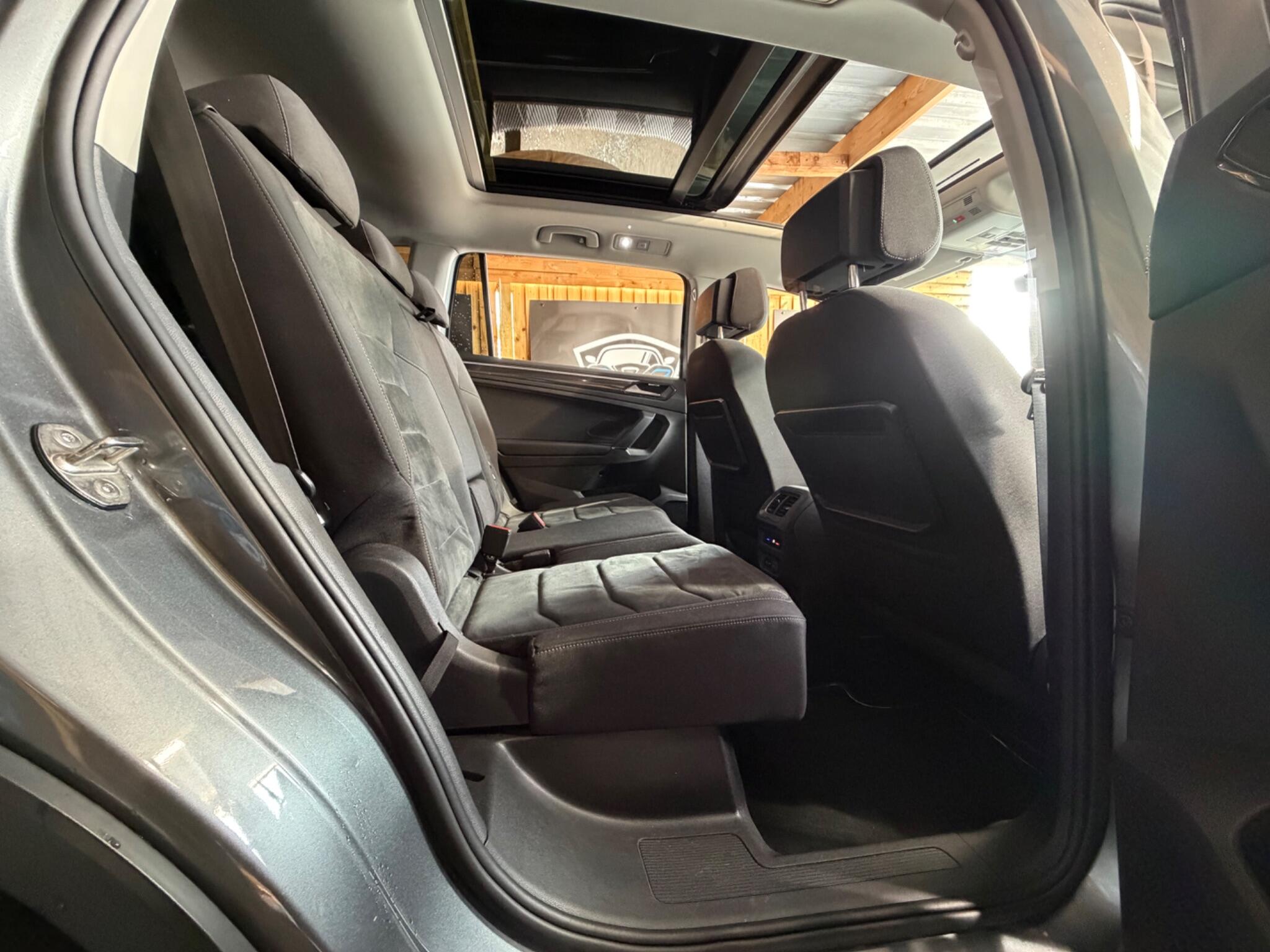 Volkswagen Tiguan Allspace view 29