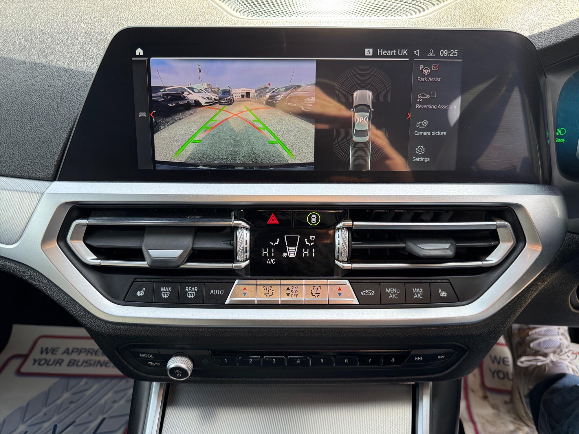 BMW 3 Series view 19