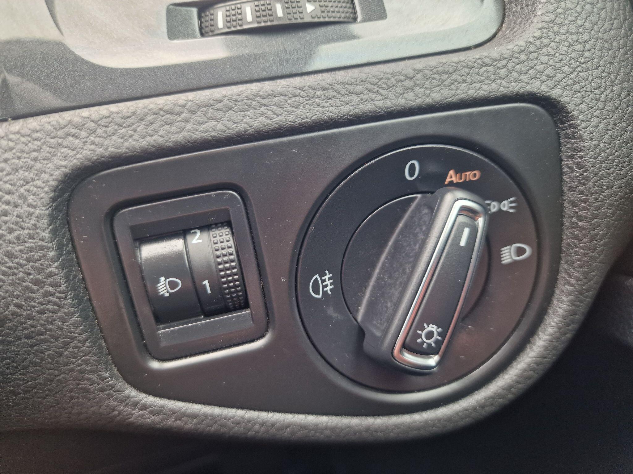 Volkswagen Golf view 34