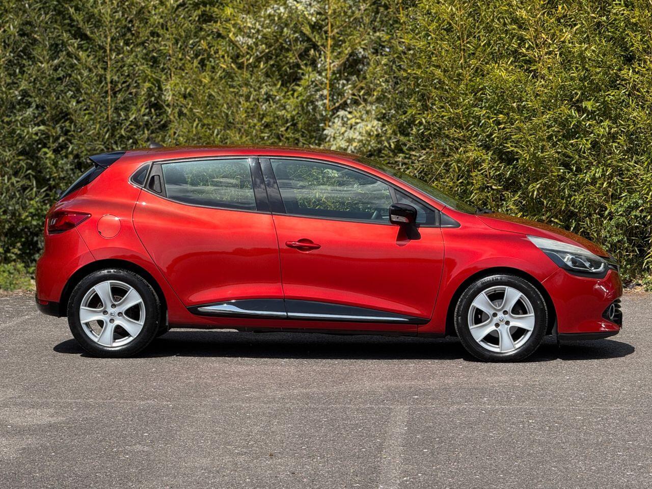 Renault Clio view 3