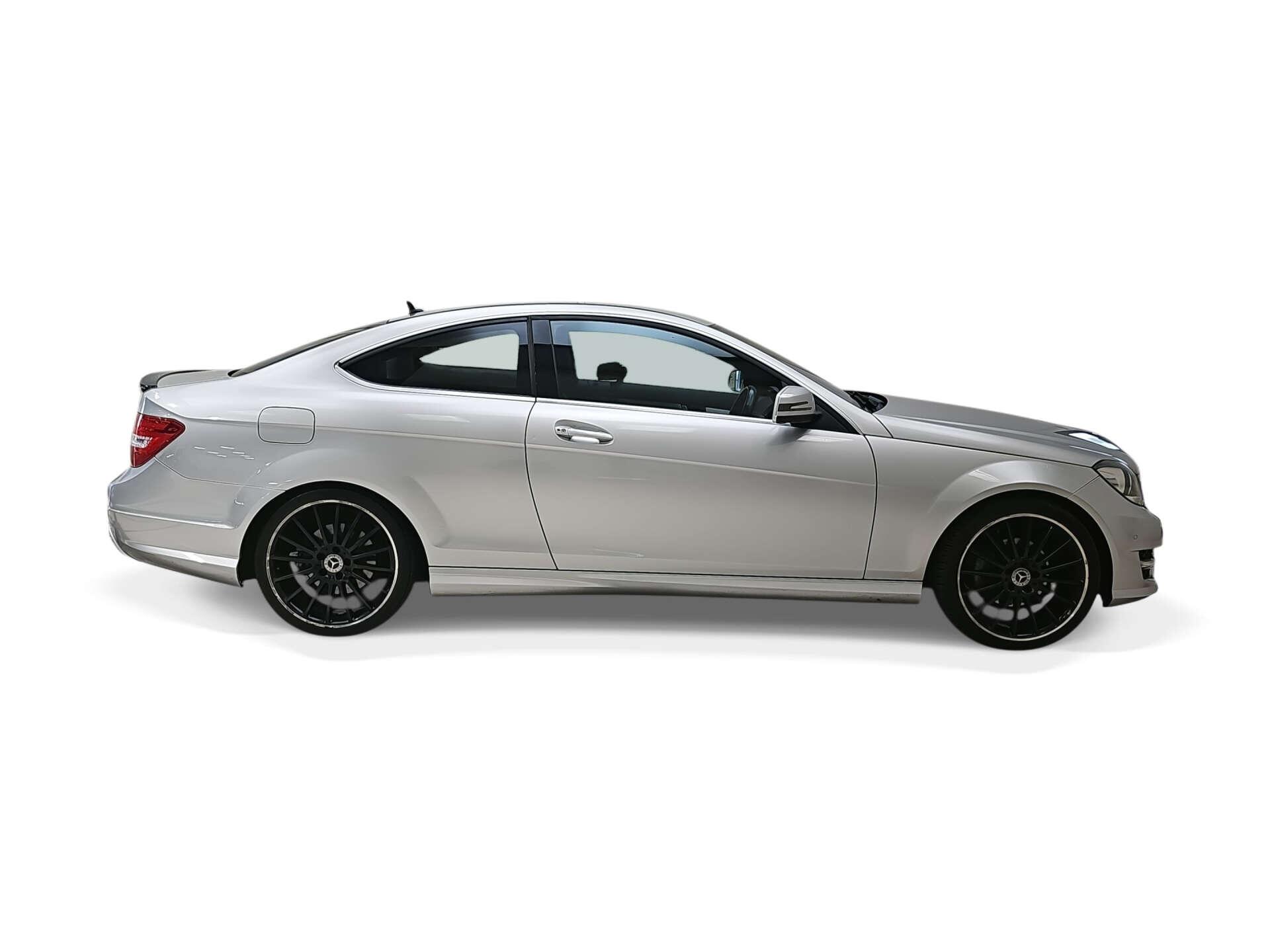 Mercedes-Benz C-Class view 3