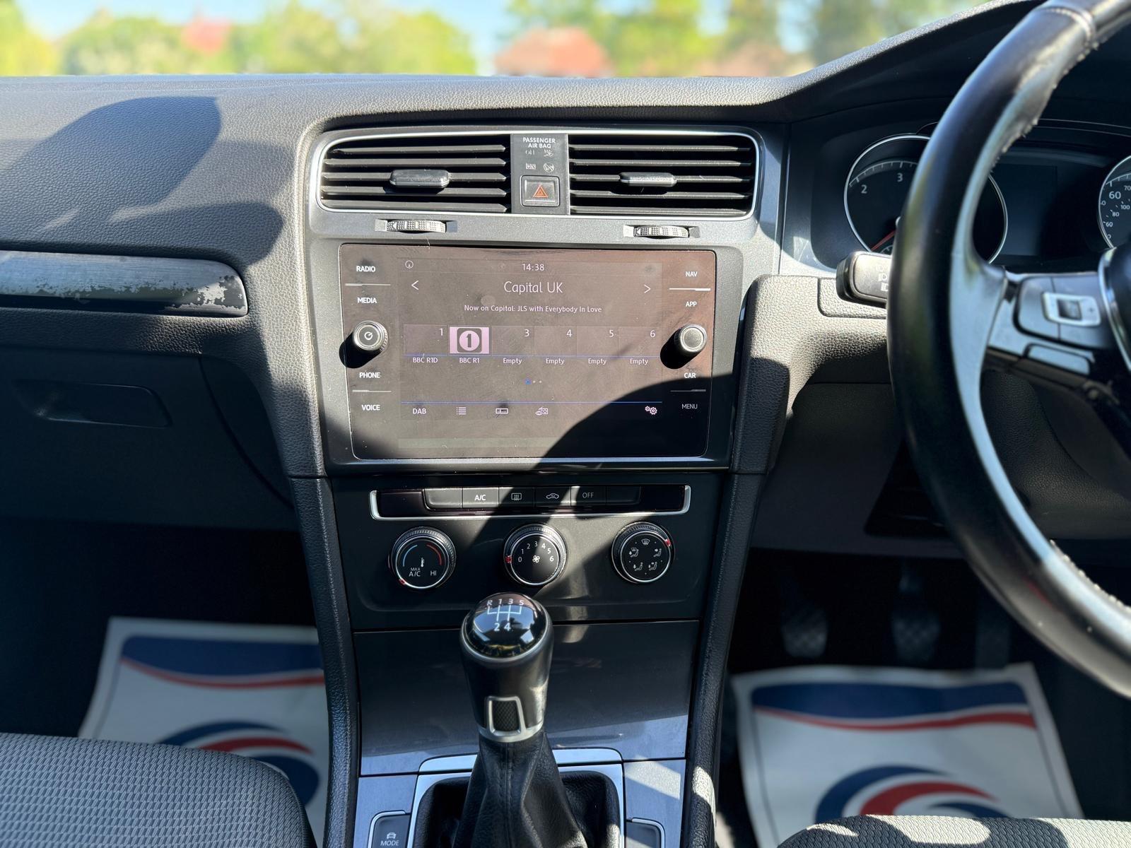 Volkswagen Golf view 50