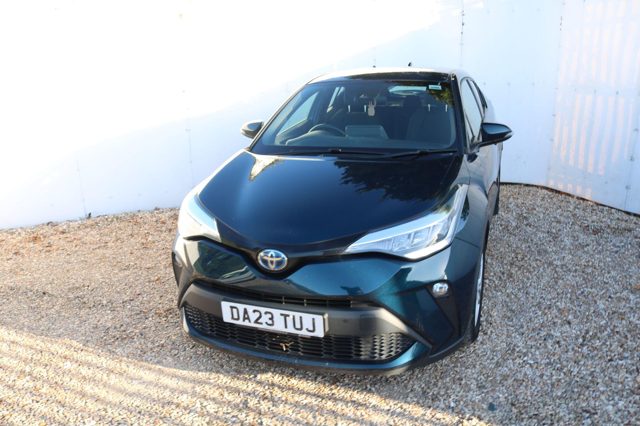 Toyota C-HR view 12
