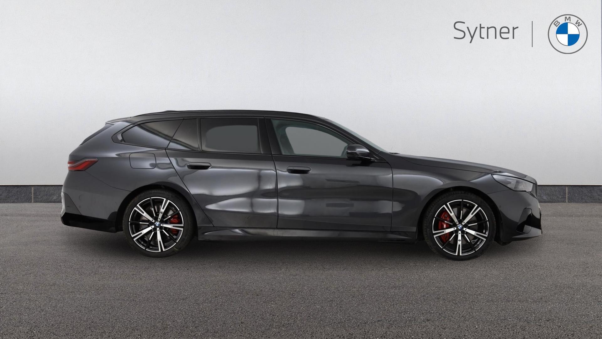 BMW 5 Series view 3