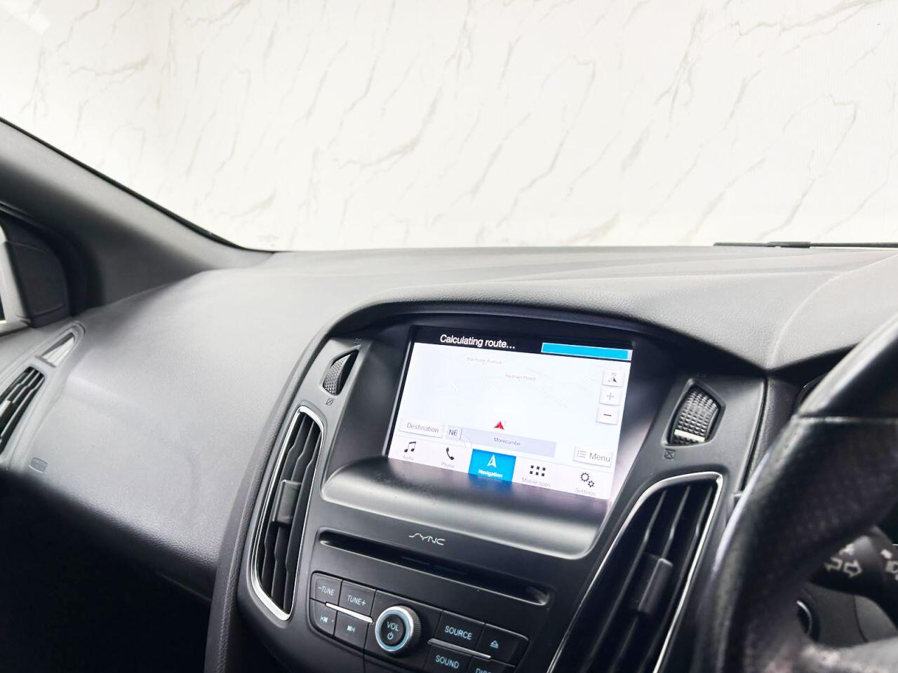 Ford Focus view 15