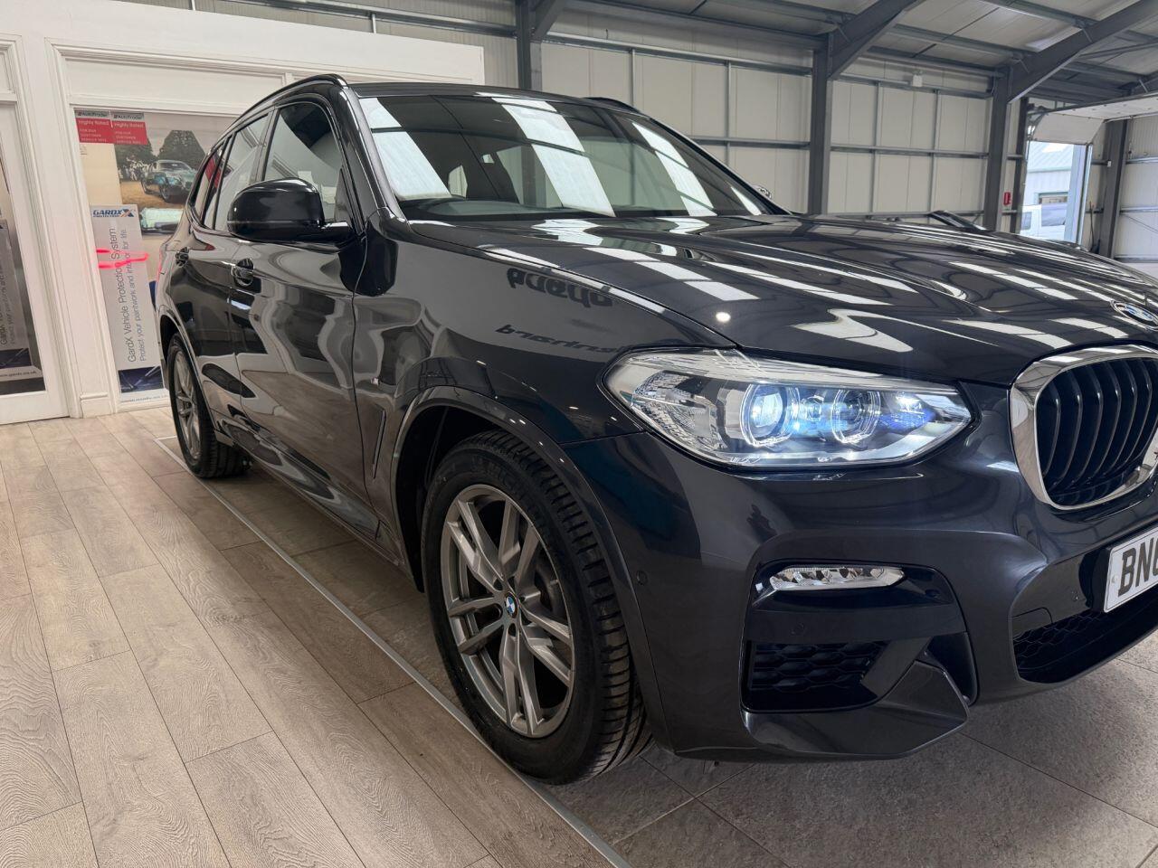 BMW X3 view 4