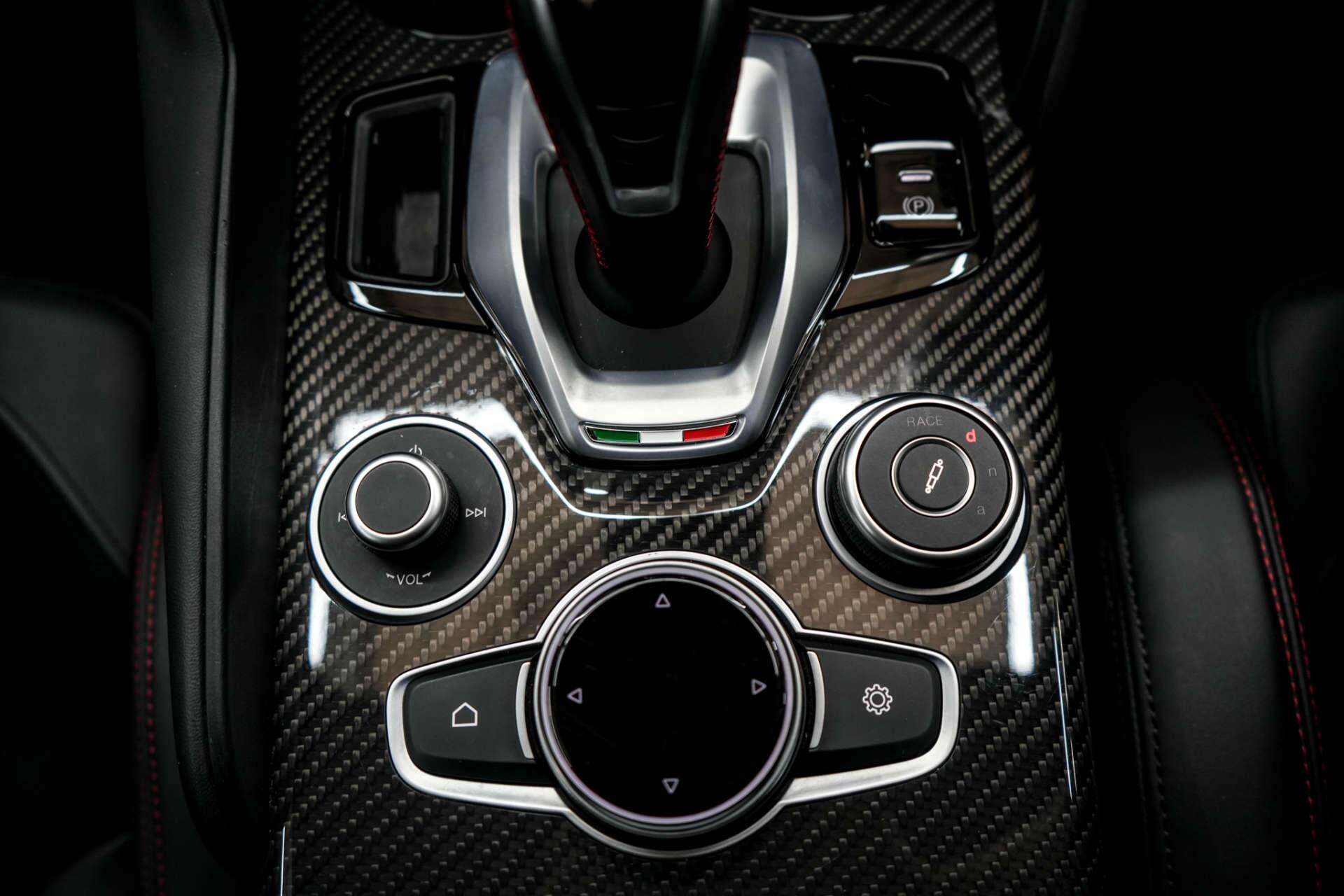 Alfa Romeo Giulia view 28