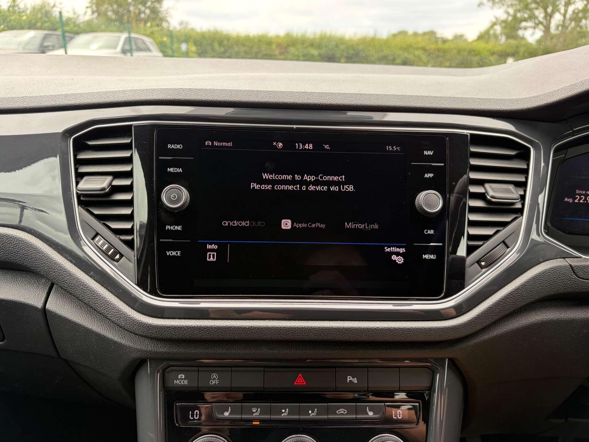 Volkswagen T-Roc view 44