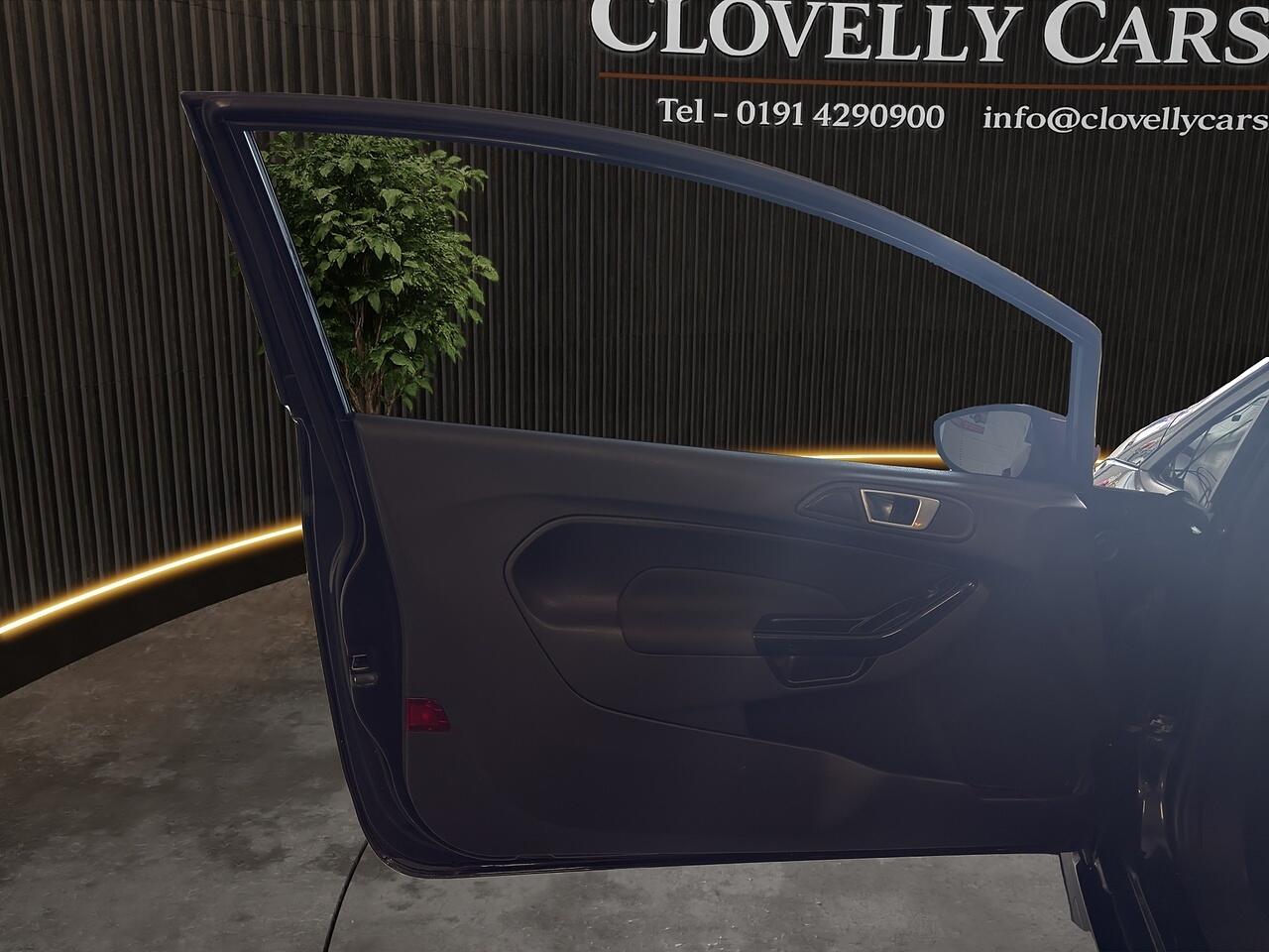 Ford Fiesta view 11