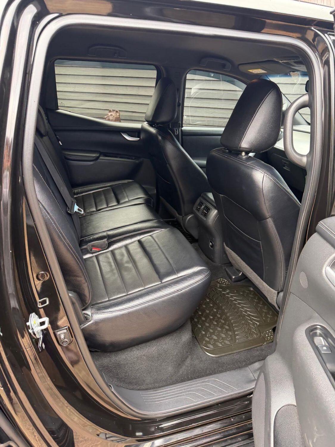 Mercedes-Benz X-Class view 11