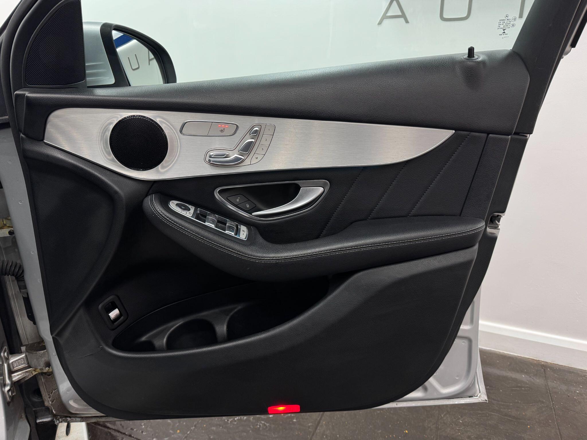 Mercedes-Benz GLC view 26