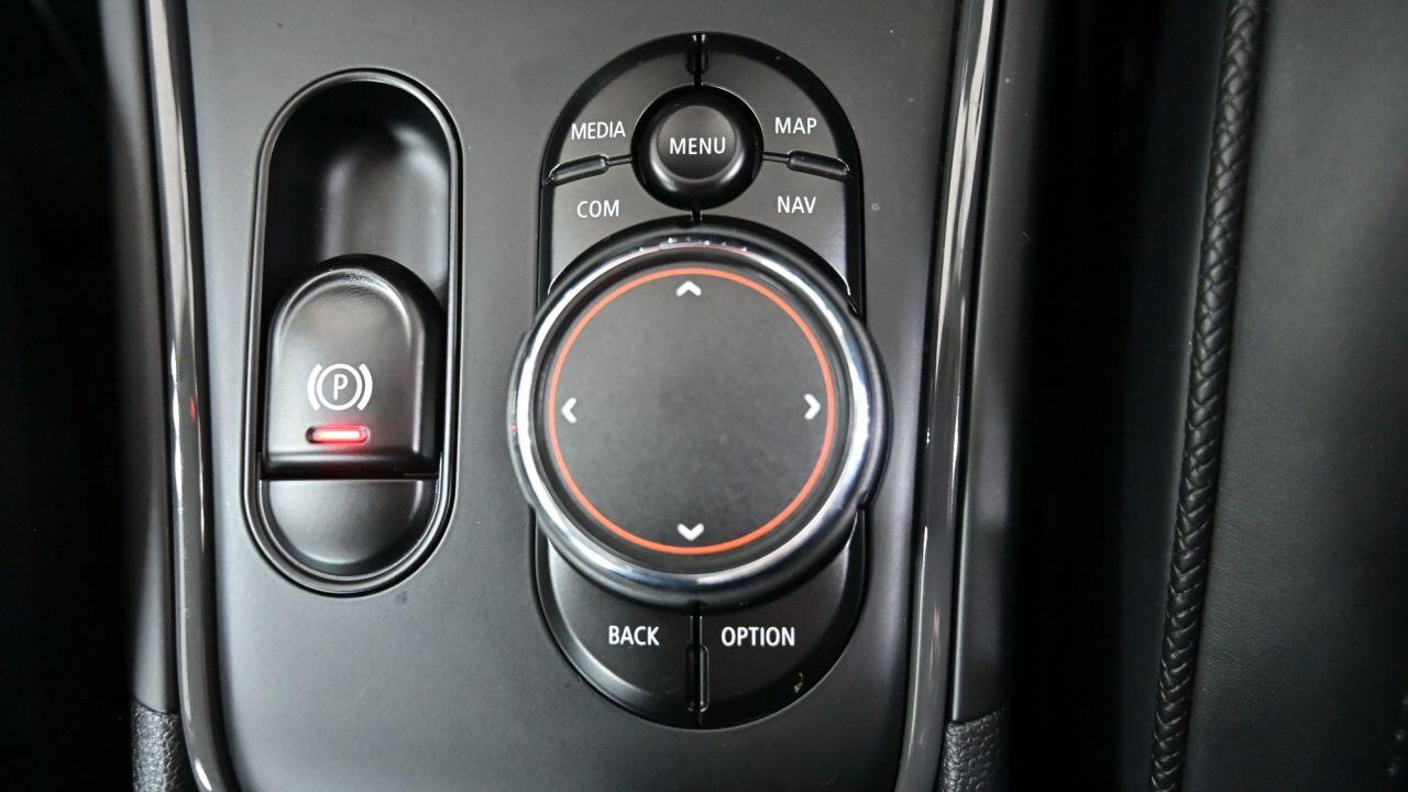 MINI Countryman view 32