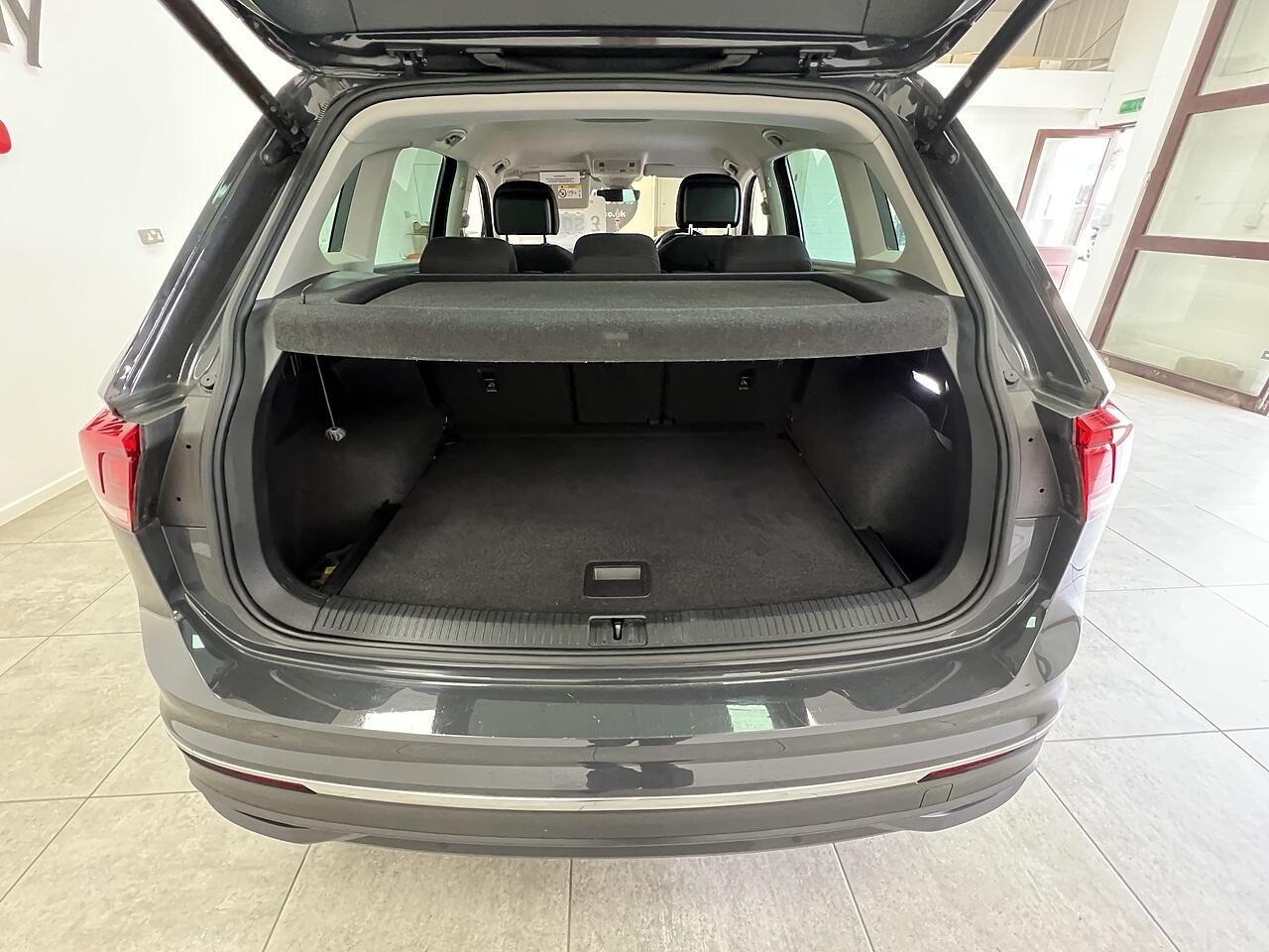 Volkswagen Tiguan view 16