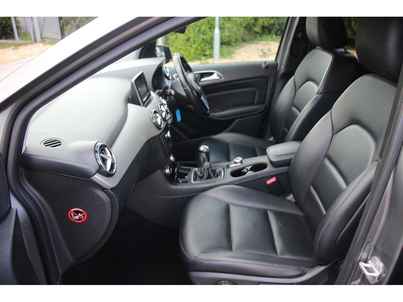 Mercedes-Benz B-Class view 12