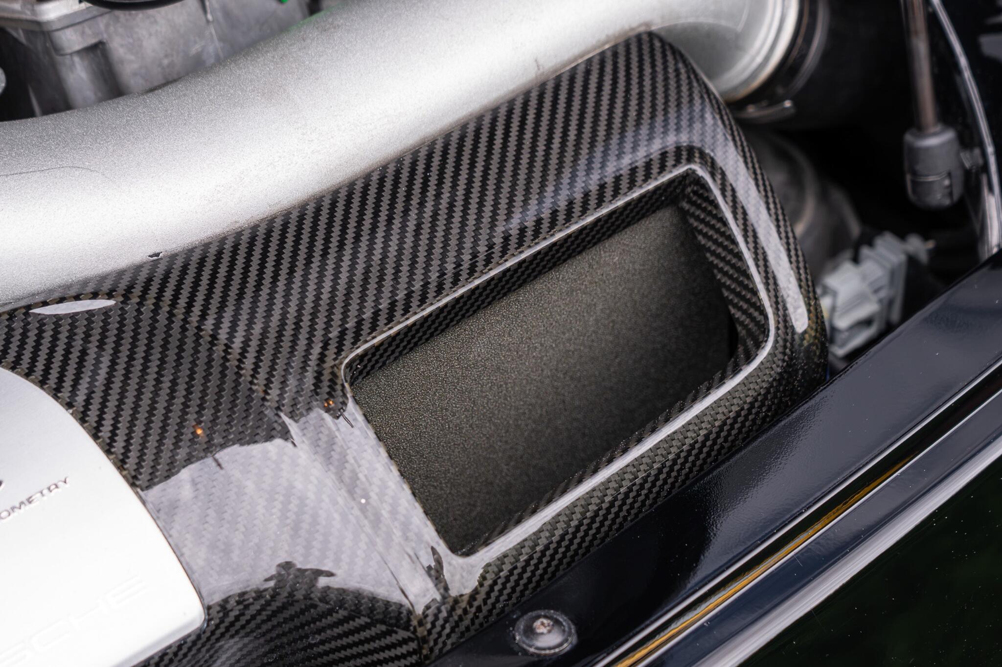 Porsche 911 view 39