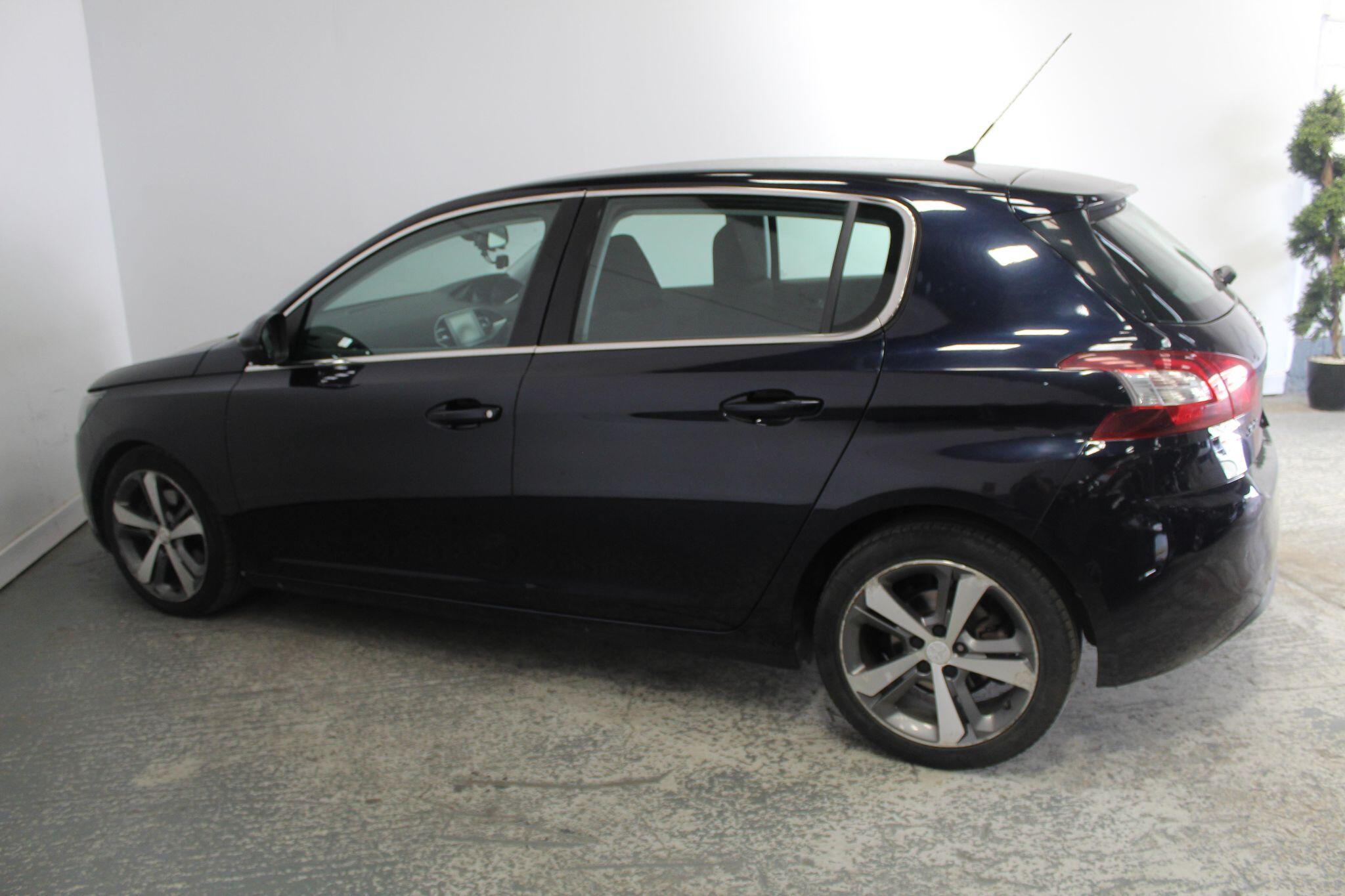 Peugeot 308 view 10