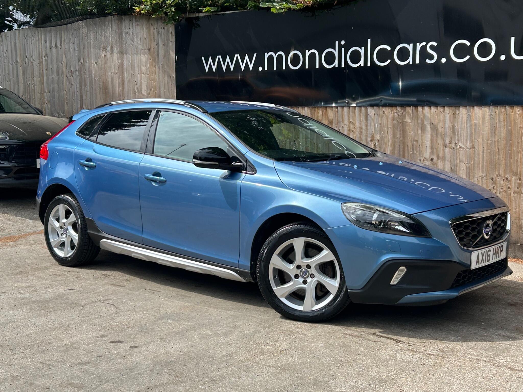 Volvo V40 Cross Country view 12